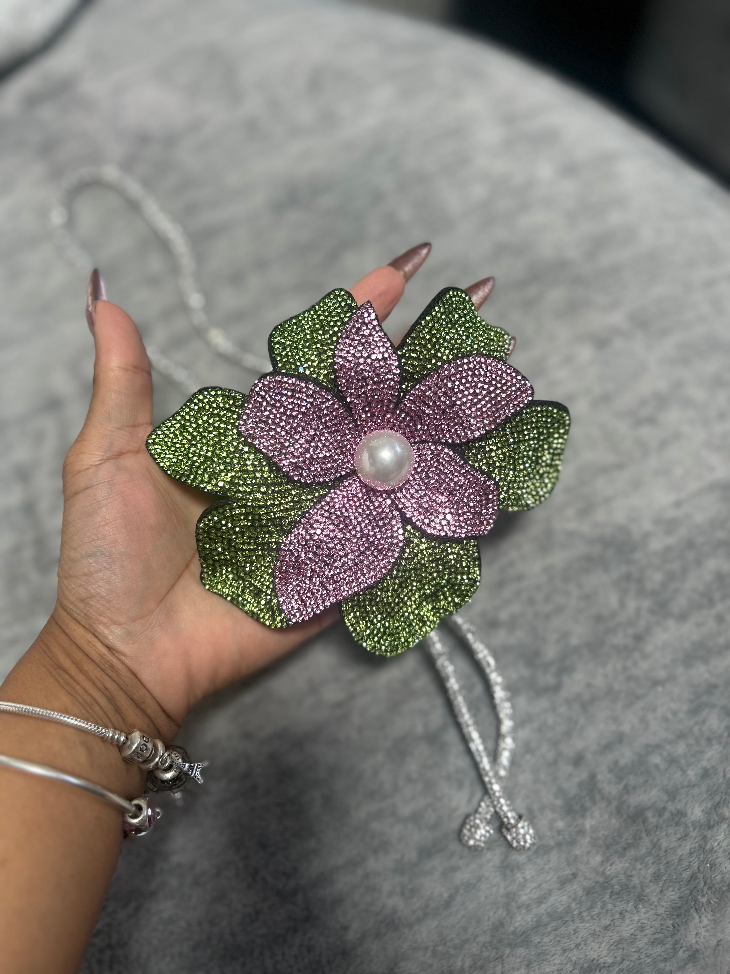 Floral Rhinestone Necklace